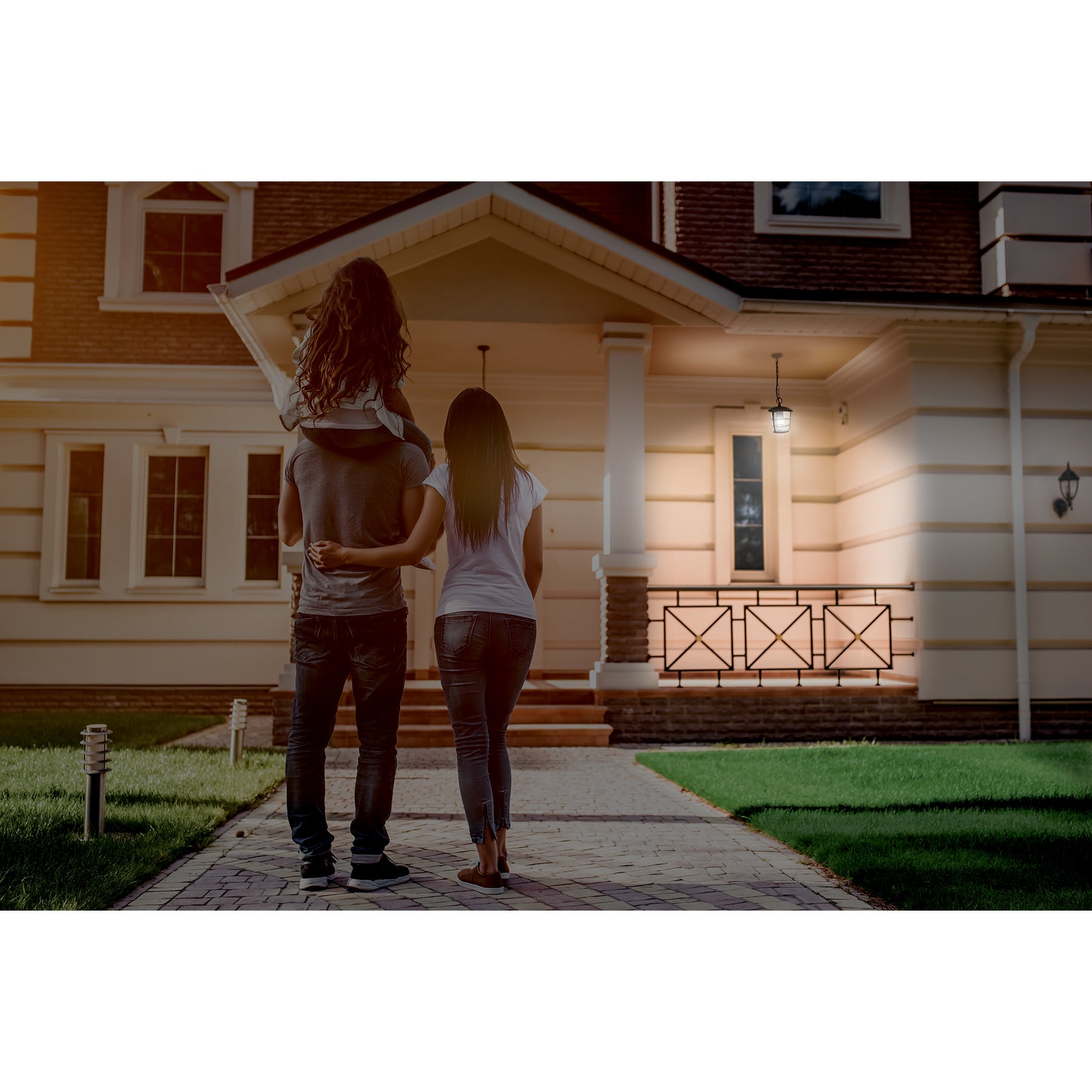 Arbotante tipo farol moderno colgante para exteriores, negro