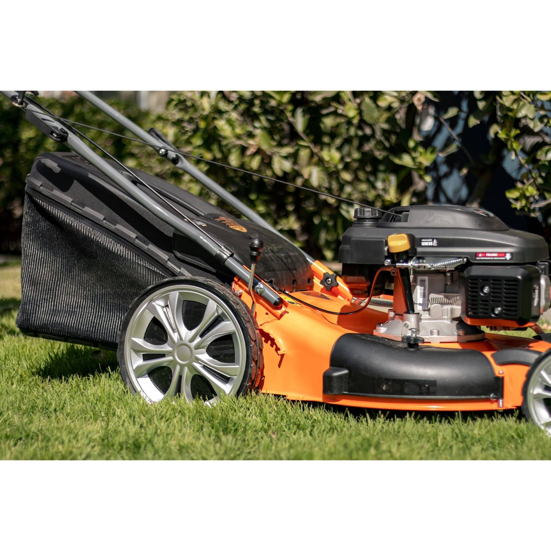 Podadora con motor a gasolina de 6 HP, 22" de corte, Truper